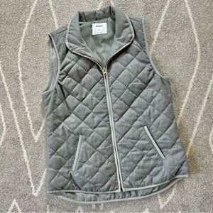Old Navy Light Gray Lightweight Flannel Quilted Puffer Vest